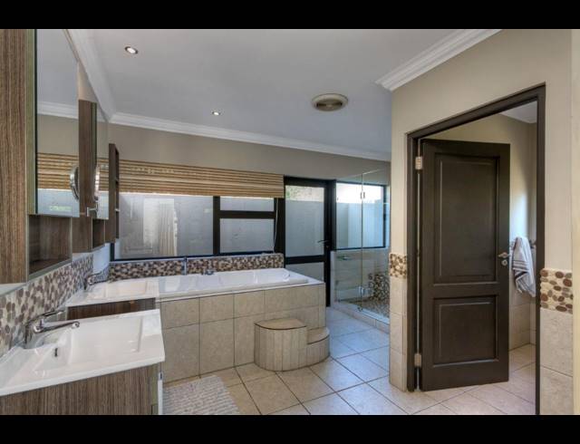 3 BEDROOM CLUSTER FOR SALE IN MORNINGSIDE